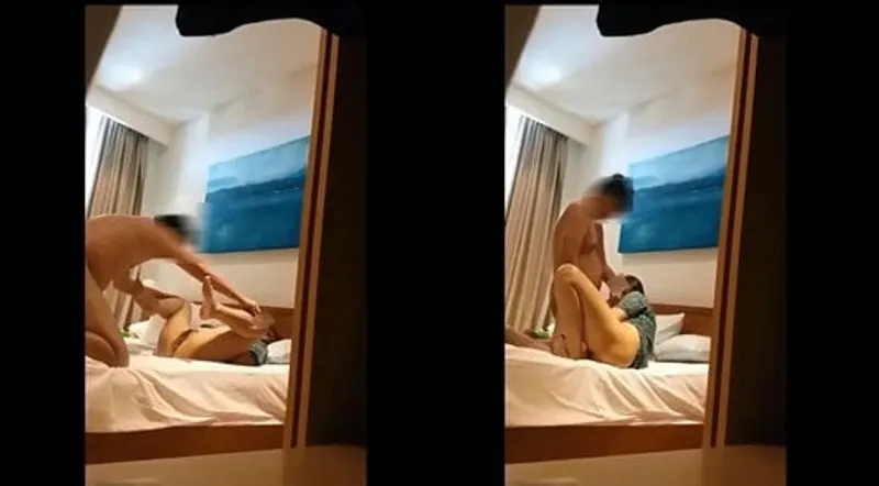 Lén lút với sếp